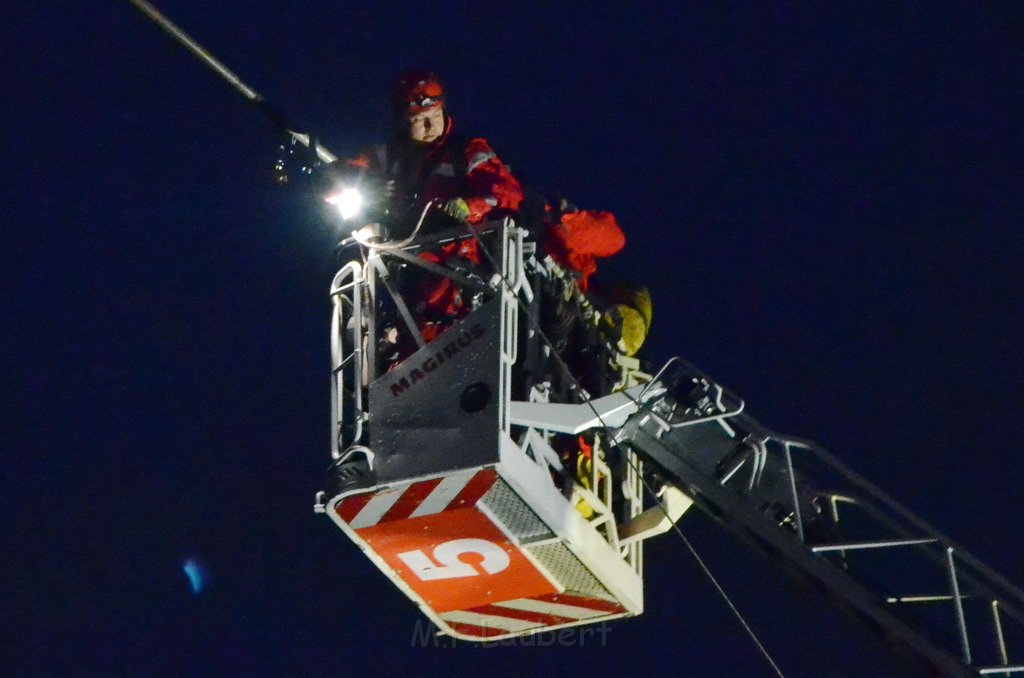 Einsatz BF Hoehenretter Koelner Seilbahn Hoehe Zoobruecke P2330.JPG